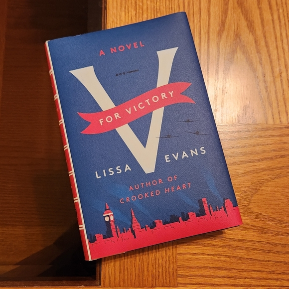 bestseller Other - V For Victory by Lissa Evans